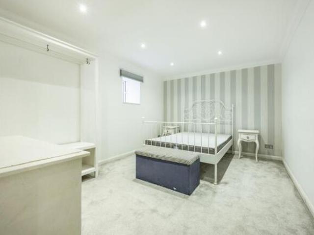 Flat for sale in Cat Hill