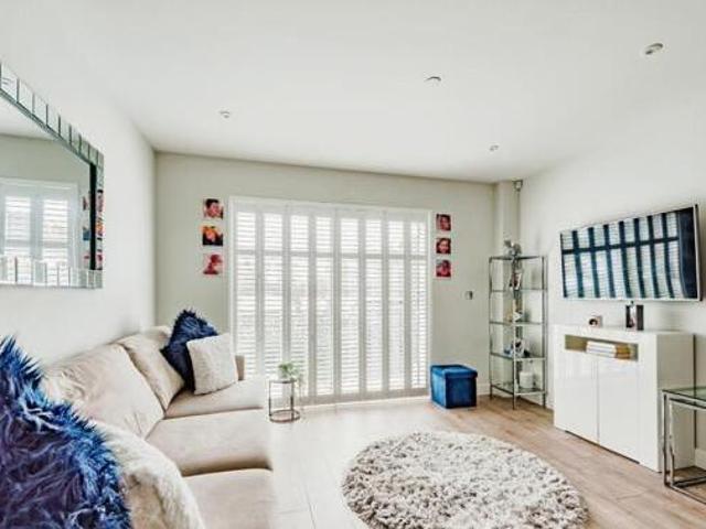 House for sale in Roffey, Horsham