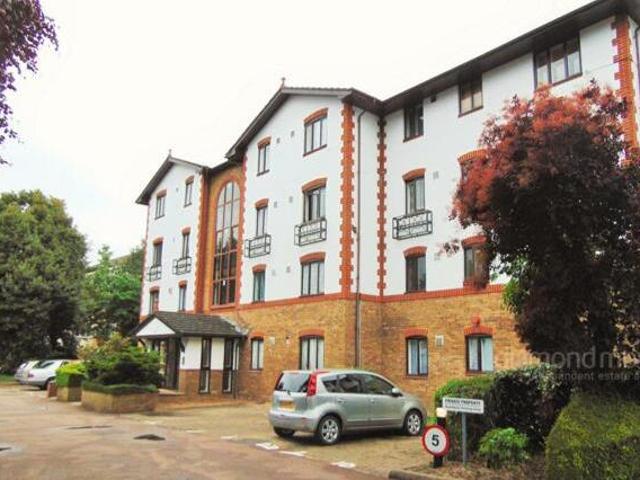House for sale in Greater London