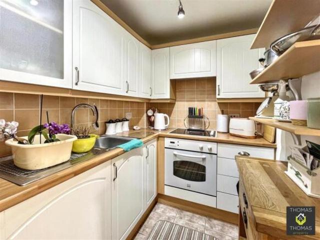 Flat for sale in Gloucester, Gloucestershire