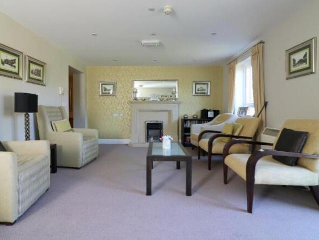 Flat for sale in Luton