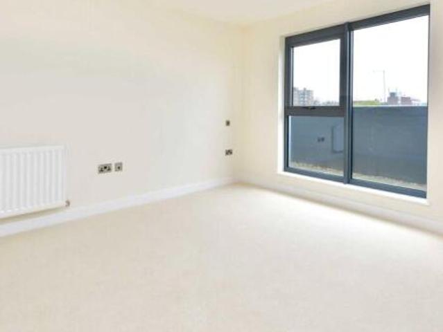 Flat for sale in Finsbury Park, Greater London