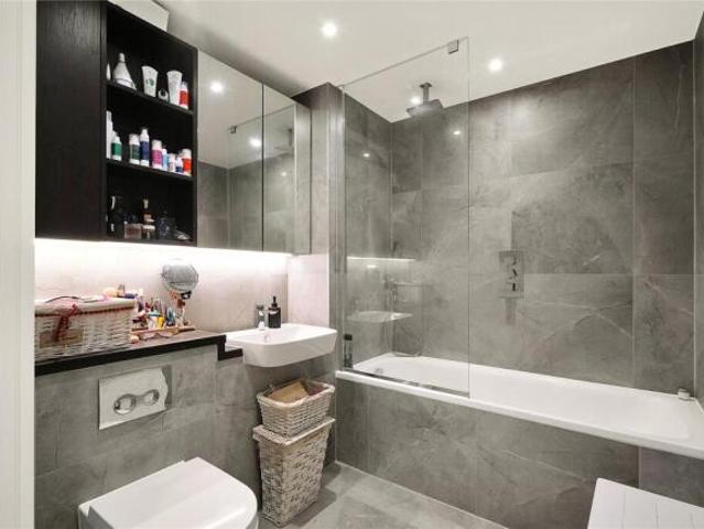 Flat for sale in Cat Hill
