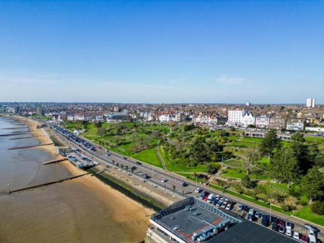 Flat for sale in Westcliff, Dragonby