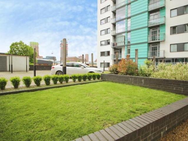 Flat for sale in Holbeck, West Yorkshire