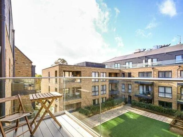 House for sale in Isleworth, Greater London