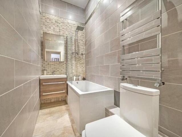 Flat for sale in Kentish Town, Greater London