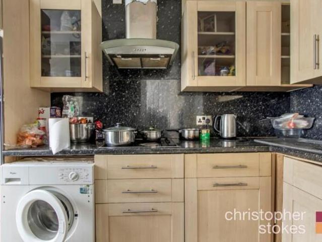 Flat for sale in Enfield, Greater London