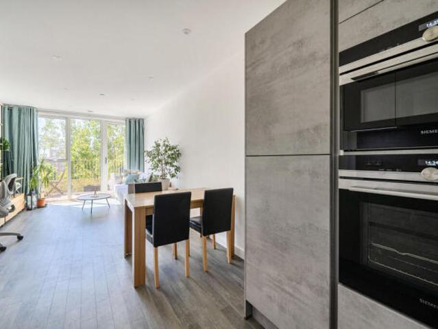 Flat for sale in Acton, Greater London