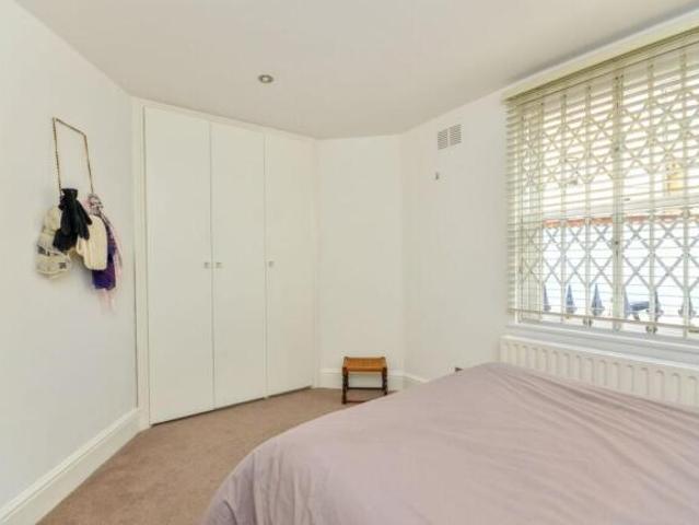 Flat for sale in Cat Hill