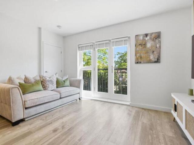 Flat for sale in Navestock Side, Essex