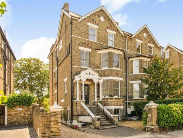 Flat for sale in London Borough of Richmond upon Thames, Greater London