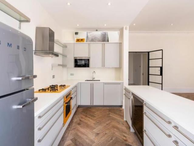 Flat for sale in Belsize Park, Primrose Hill