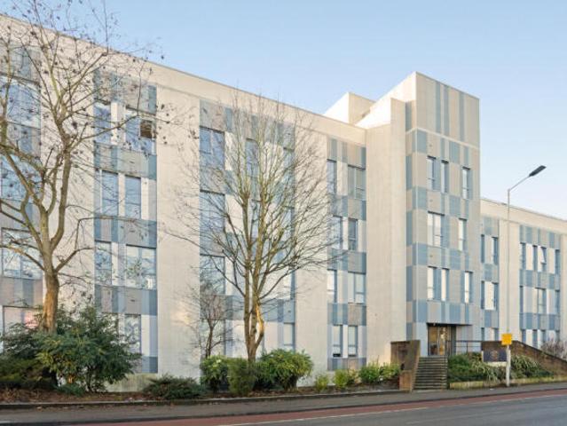 Flat for sale in Reading