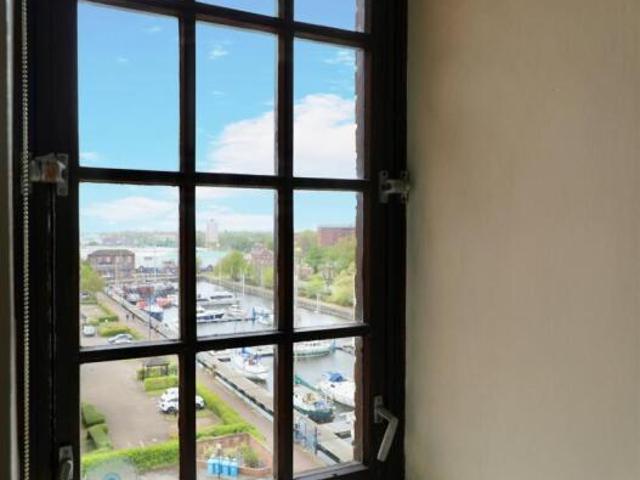 Flat for sale in Old Town, Hull
