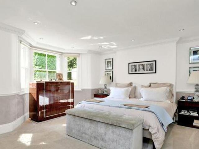 House for sale in Kingston Upon Thames, Greater London