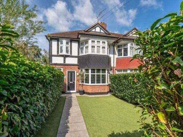 House for sale in Kingston Upon Thames, Greater London