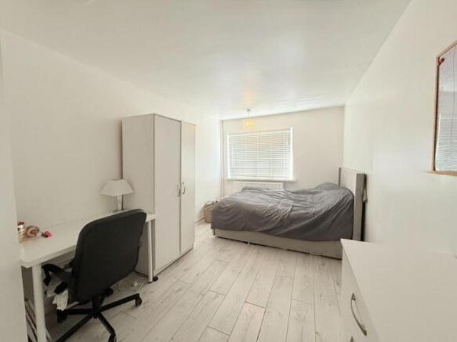 Flat for sale in Hall Green, West Midlands