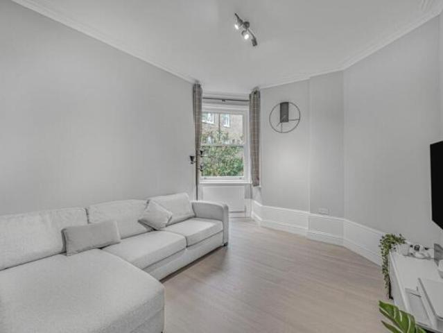 Flat for sale in Lanark, Scotland