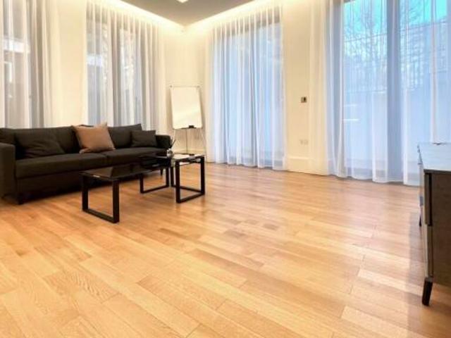 Flat for sale in Kensington, Calderstones