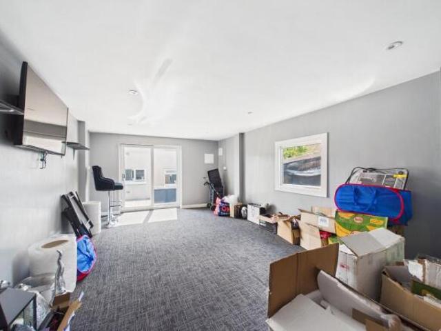 Flat for sale in Whitlawburn, Cambuslang