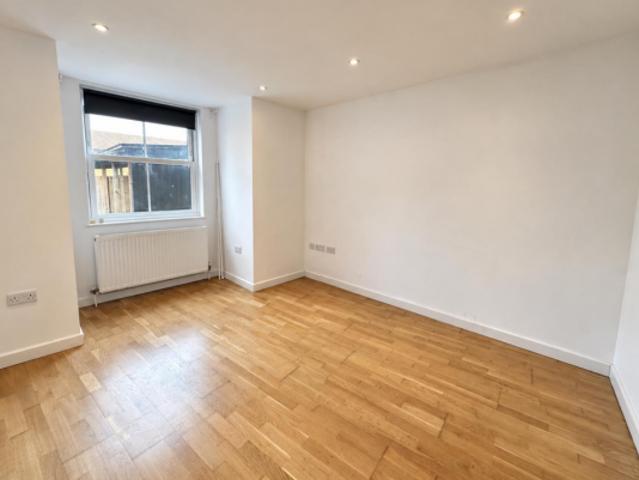 Flat for sale in North Watford, Watford