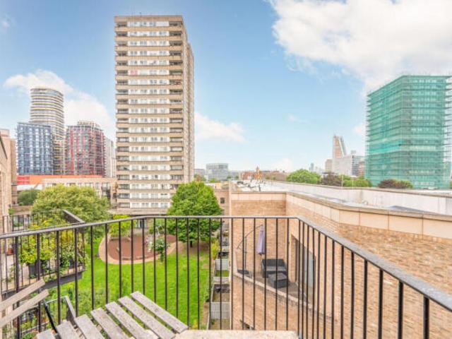 Flat for sale in Notting Hill, Greater London