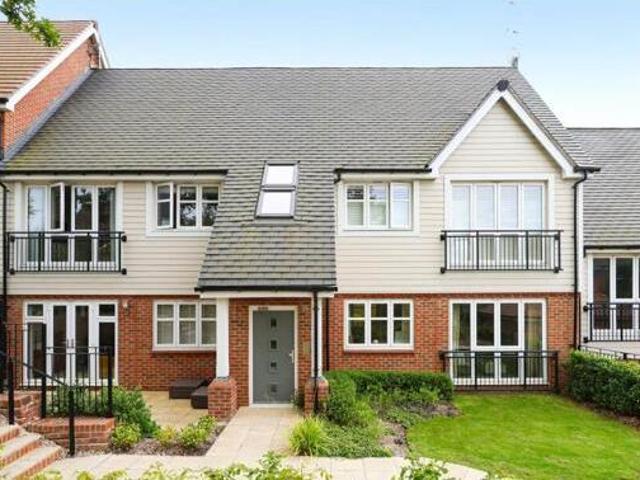 House for sale in Pachesham Park, Surrey