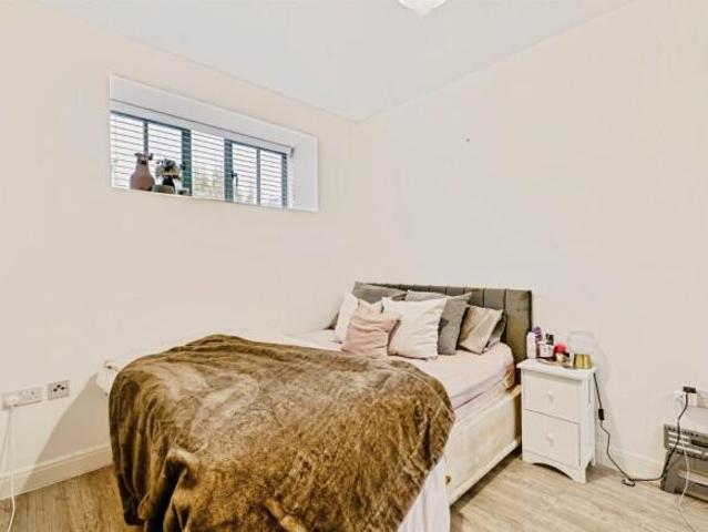 Flat for sale in Northampton, West Northamptonshire