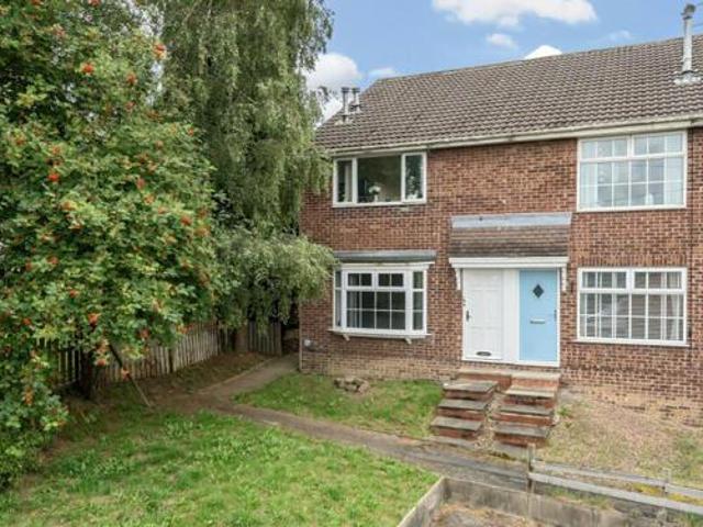 House for sale in Farsley, West Yorkshire