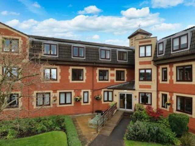 House for sale in Farsley, West Yorkshire