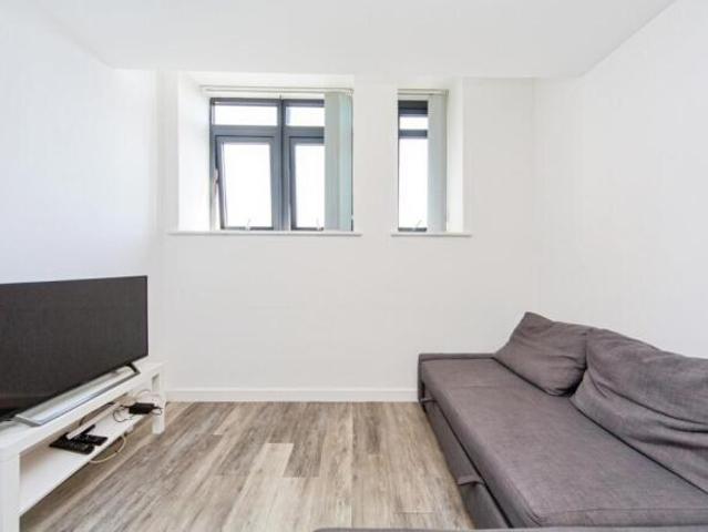 Flat for sale in Calderstones