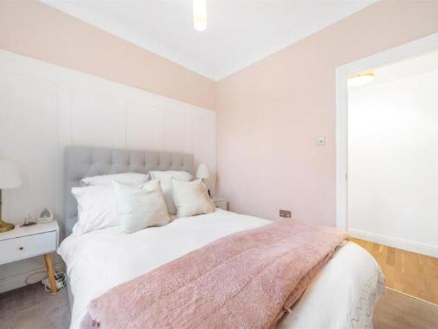 Flat for sale in London Borough of Lambeth, Greater London