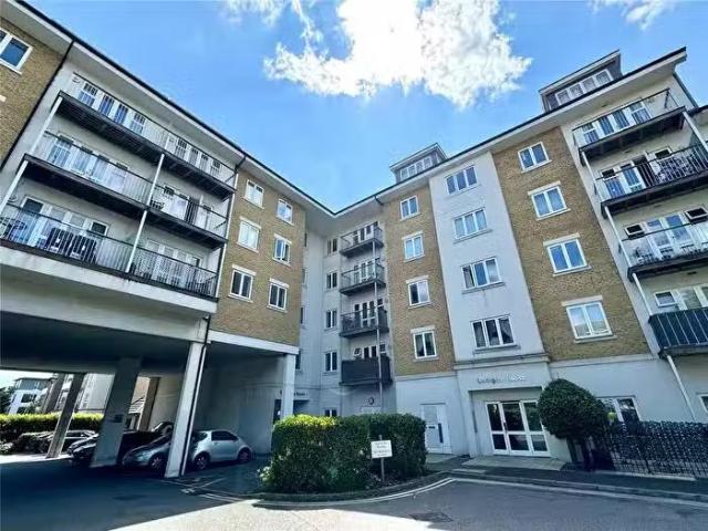 House for sale in Yiewsley