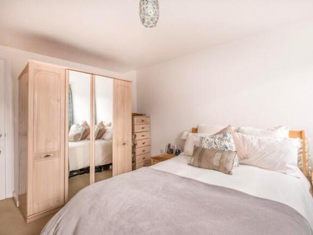 Flat for sale in Cat Hill