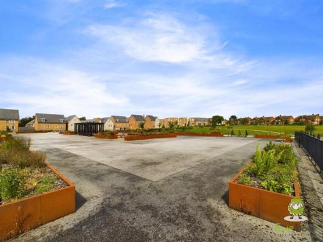 Flat for sale in Basingstoke, Basingstoke and Deane