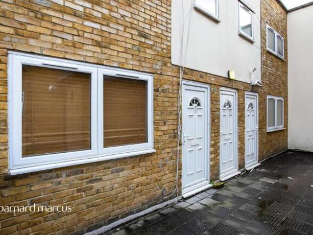 Flat for sale in Greater London