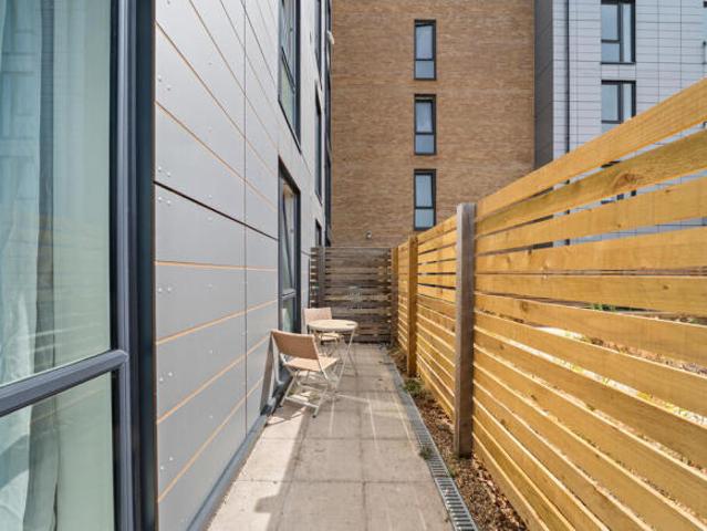 Flat for sale in Hackbridge, Greater London