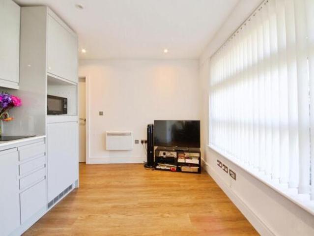 Flat for sale in Cat Hill