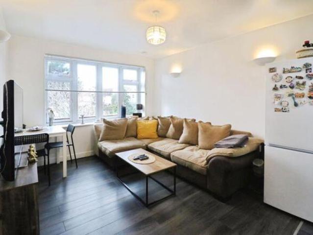 Flat for sale in Slough