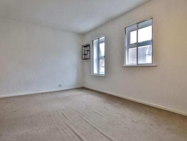 Flat for sale in Cat Hill, England