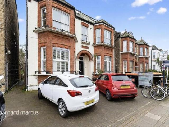 Flat for sale in Wealdstone, Greater London