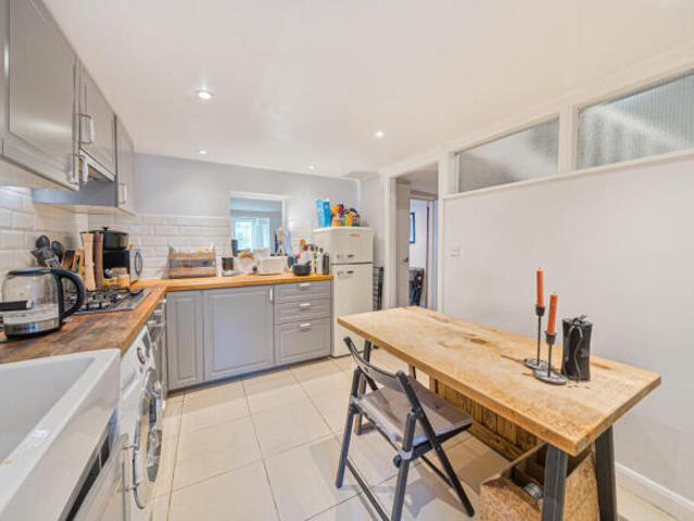 Flat for sale in Cat Hill