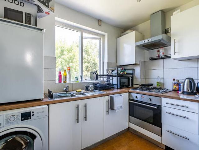 Flat for sale in Cat Hill