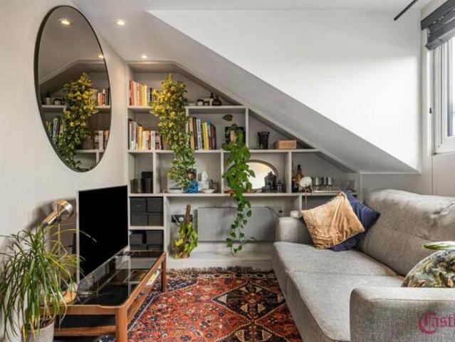 Flat for sale in South Hackney, Greater London
