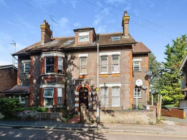 House for sale in Luton