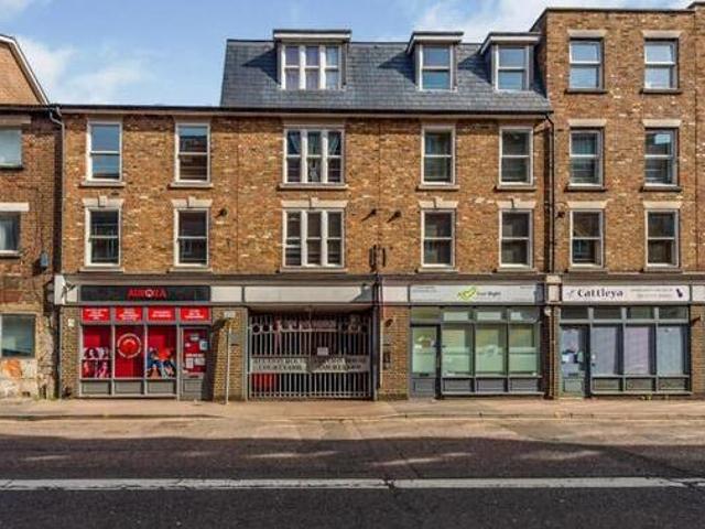 House for sale in Luton
