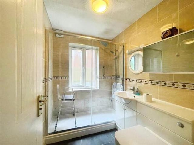Flat for sale in Watford, Hertfordshire