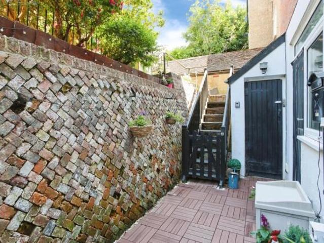 Flat for sale in Broadwater Down, Sandown Park