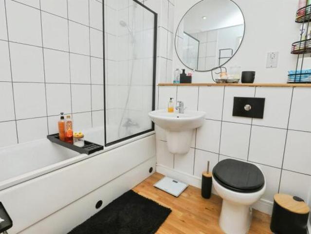 Flat for sale in East Bank, Norfolk